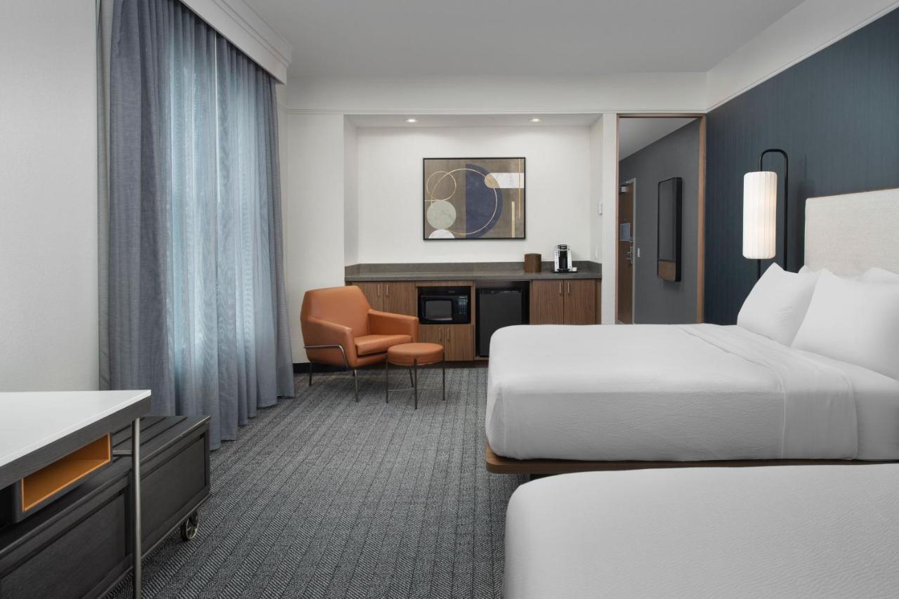 Courtyard By Marriott Savannah Downtown - Historic District Bagian luar foto