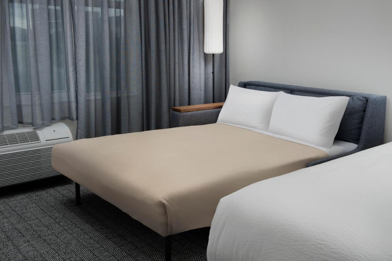 Courtyard By Marriott Savannah Downtown - Historic District Bagian luar foto