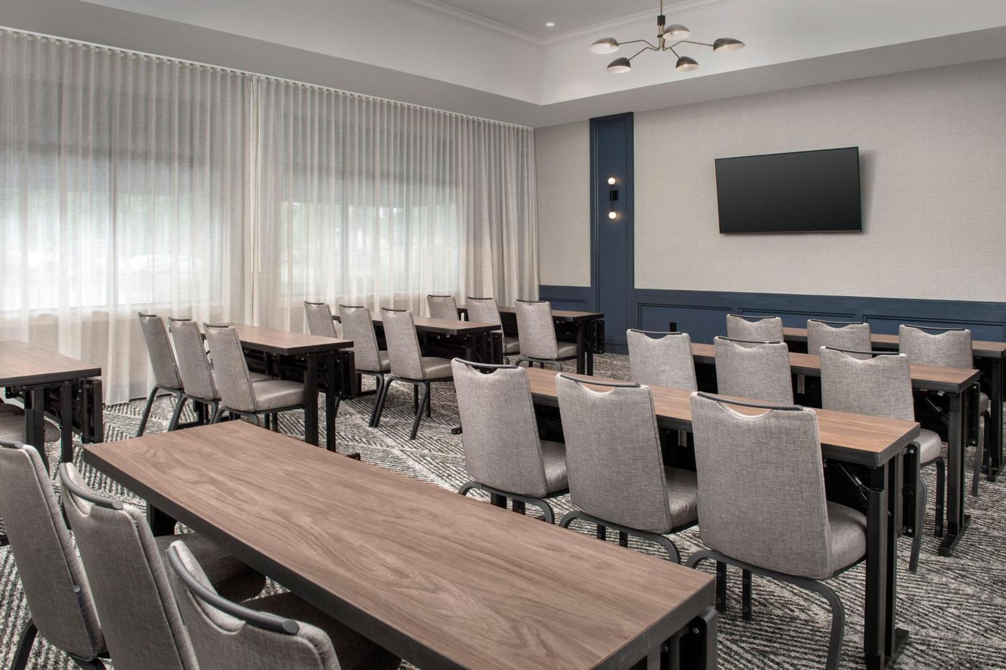 Courtyard By Marriott Savannah Downtown - Historic District Bagian luar foto