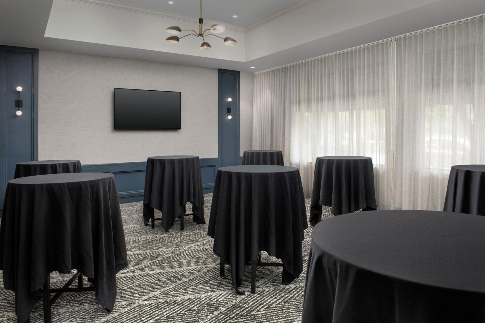 Courtyard By Marriott Savannah Downtown - Historic District Bagian luar foto