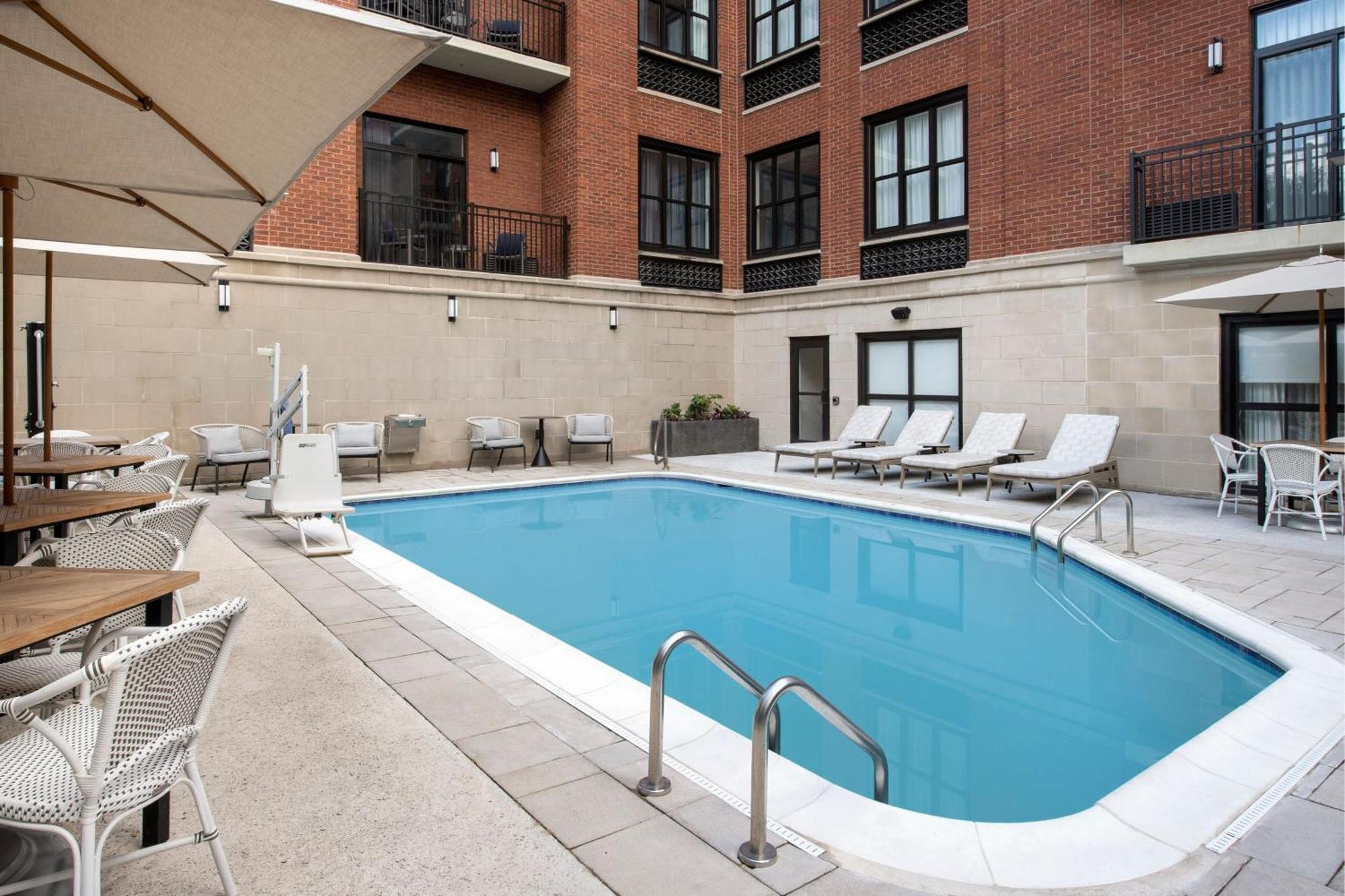 Courtyard By Marriott Savannah Downtown - Historic District Bagian luar foto