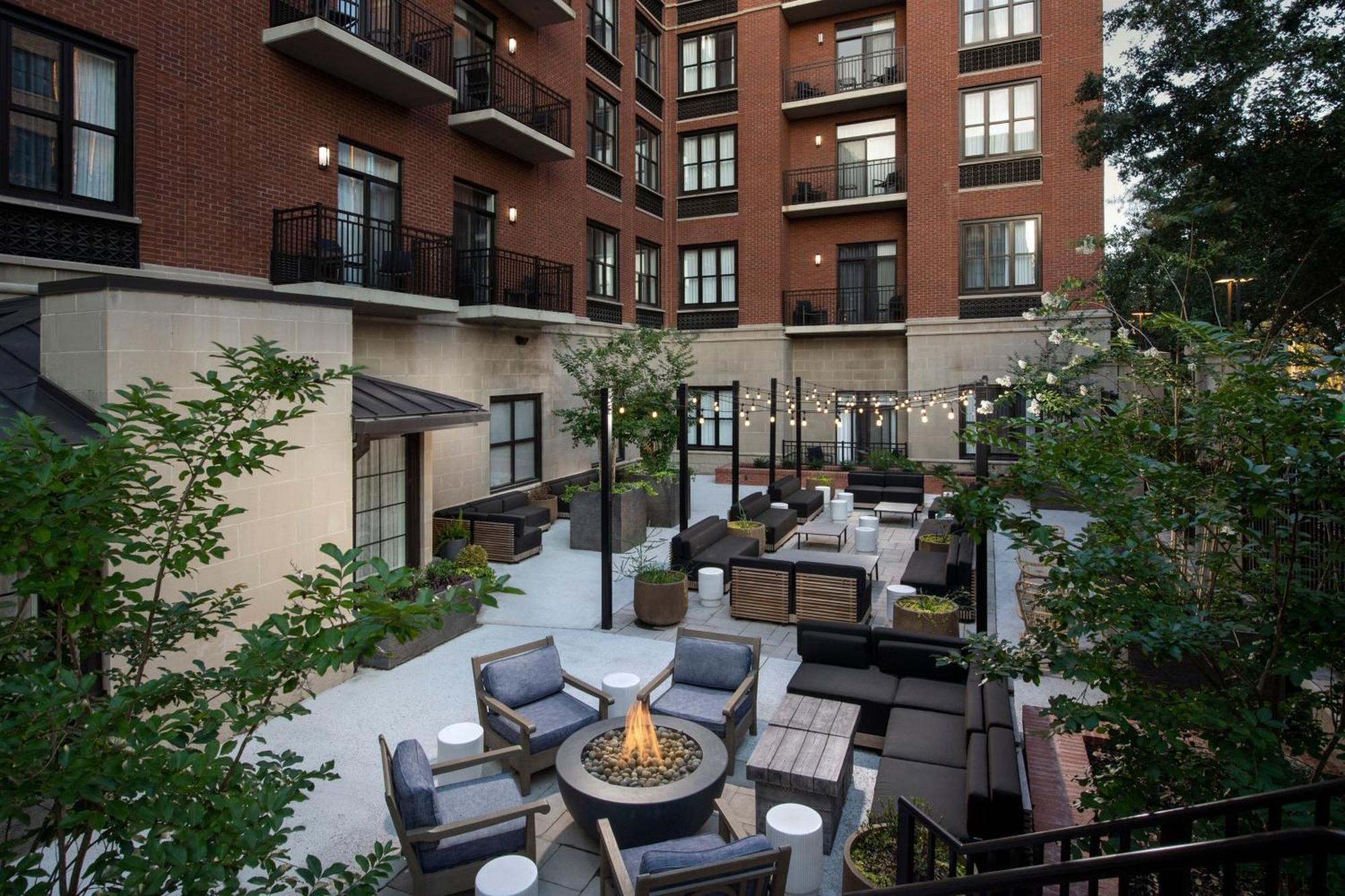 Courtyard By Marriott Savannah Downtown - Historic District Bagian luar foto