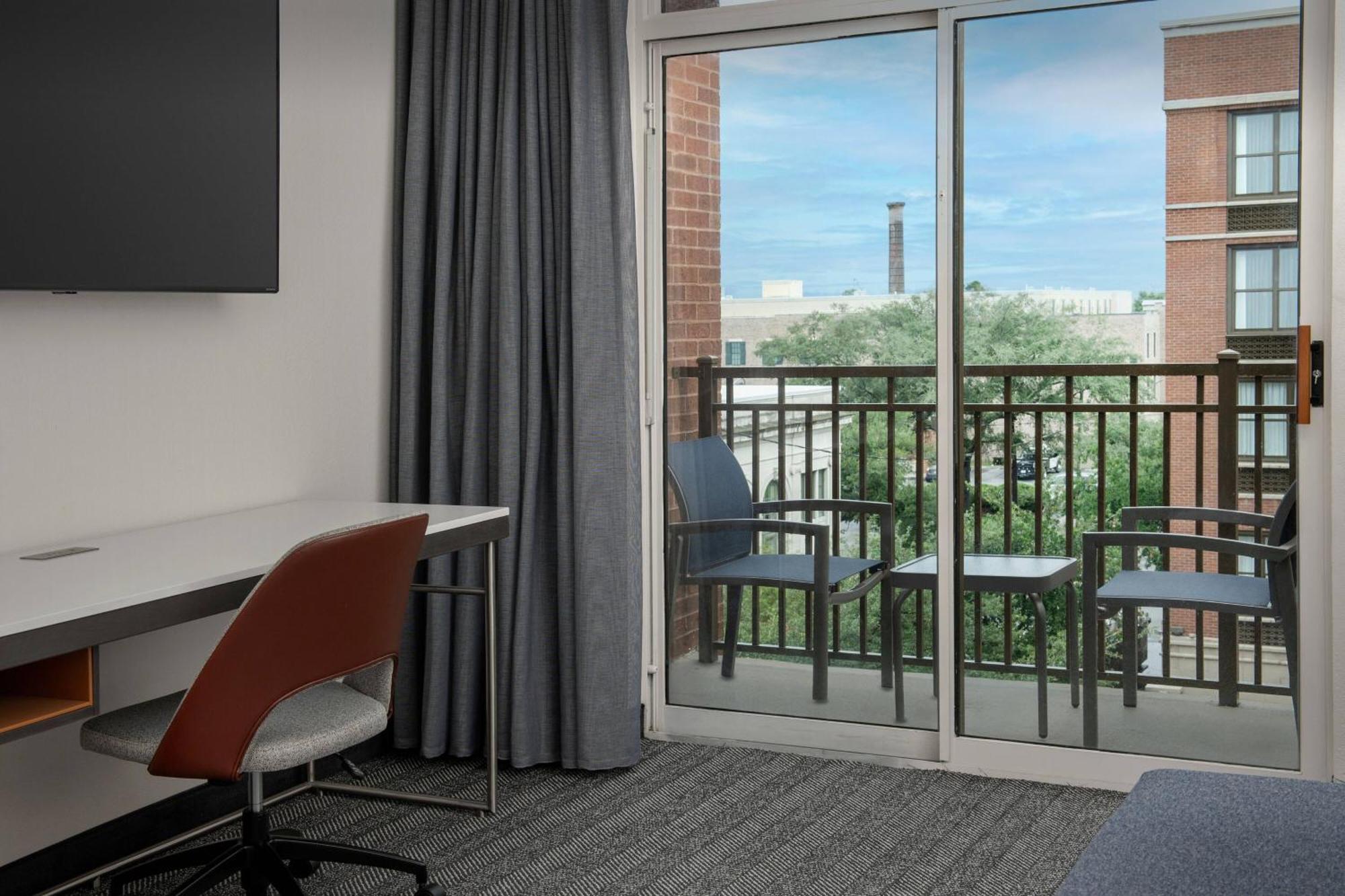 Courtyard By Marriott Savannah Downtown - Historic District Bagian luar foto