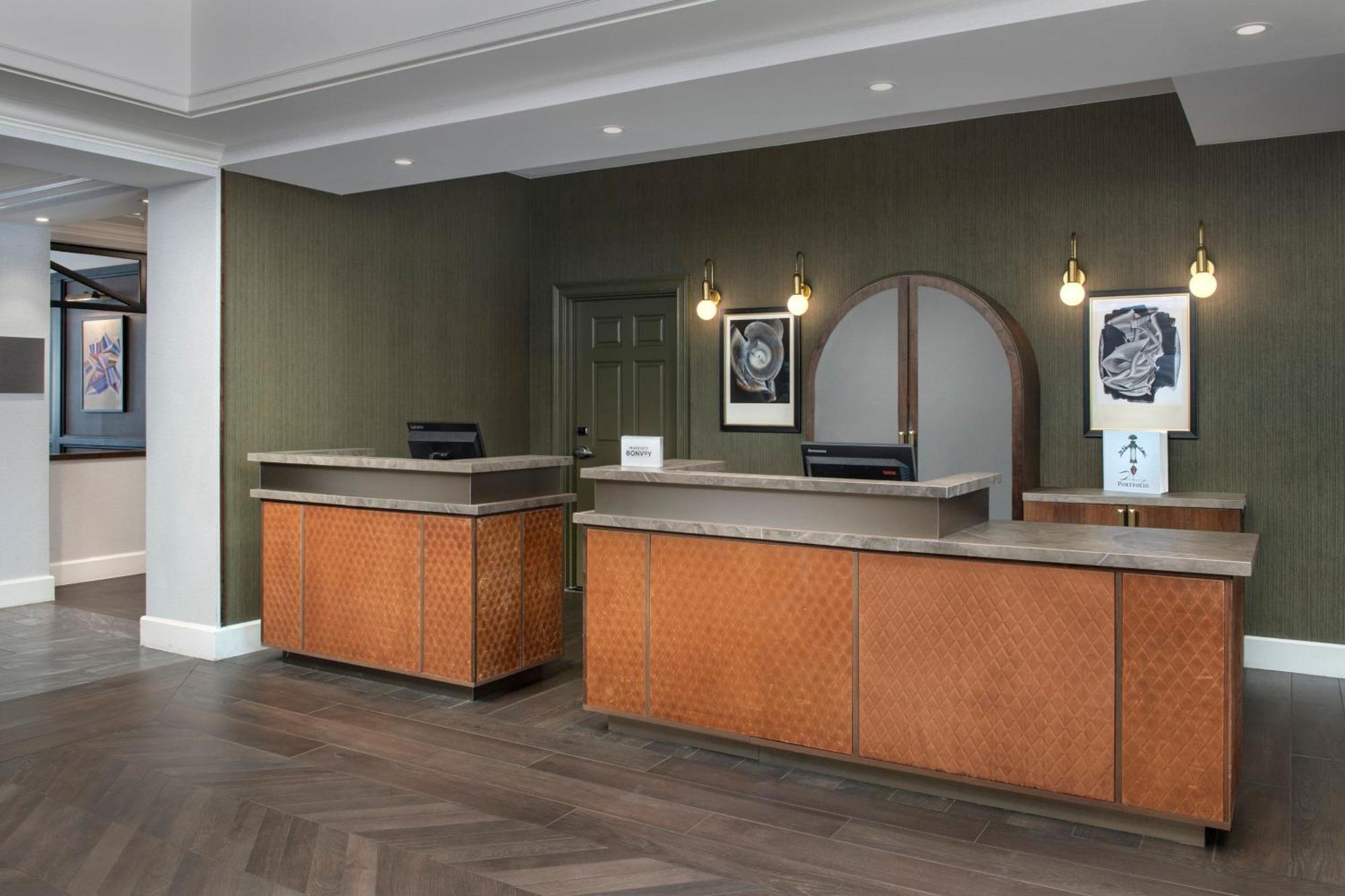 Courtyard By Marriott Savannah Downtown - Historic District Bagian luar foto