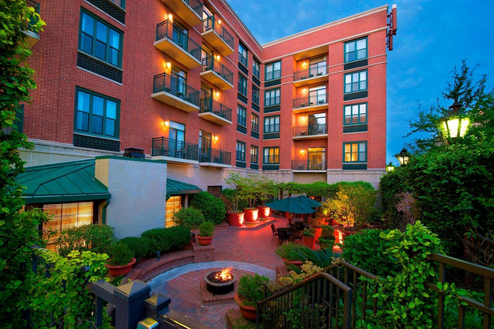 Courtyard By Marriott Savannah Downtown - Historic District Bagian luar foto