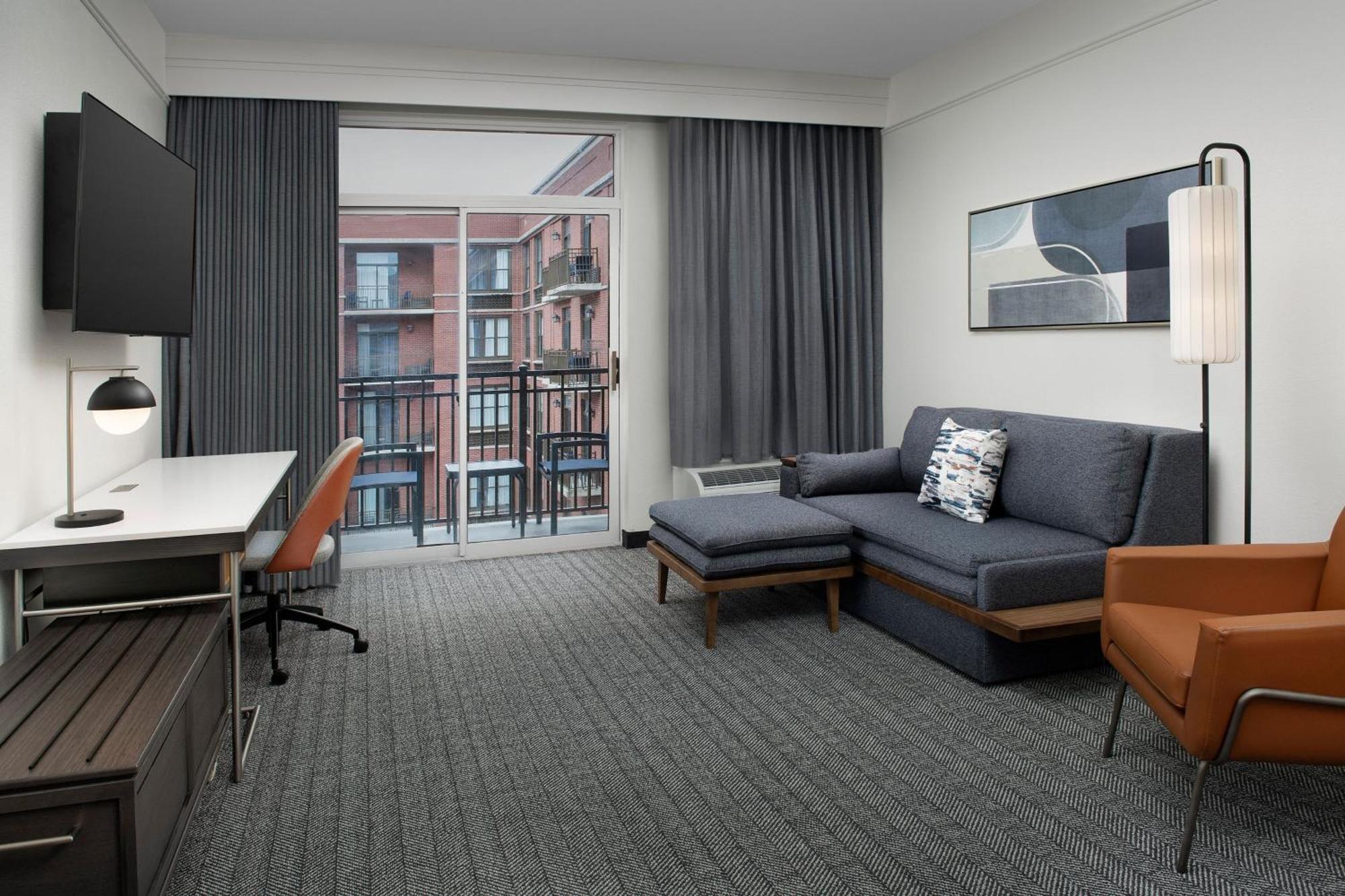 Courtyard By Marriott Savannah Downtown - Historic District Bagian luar foto
